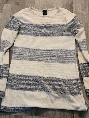 Vintage Calvin Klein Striped Cream & Navy Women’s Sweater Size Sm